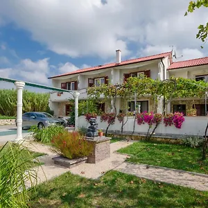 https://apartments-helena-lopar.primorje-gorskikotar.com
